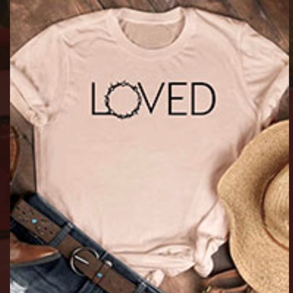 Womens Pink Tee Shirt LOVED Size M ( But feels more like a Small) Soft Style